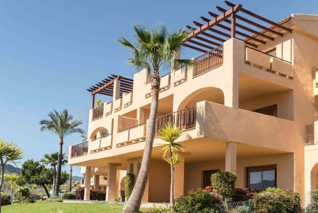 Elegant Apartment, Stunning Views, Fully Renovated In La Hacienda Del Senorio De Cifuentes Lägenhet *