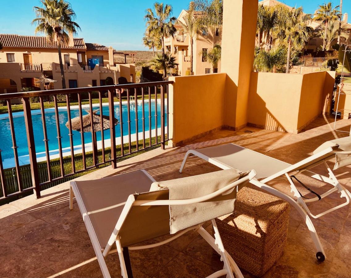 Elegant Apartment, Stunning Views, Fully Renovated In La Hacienda Del Senorio De Cifuentes Lägenhet