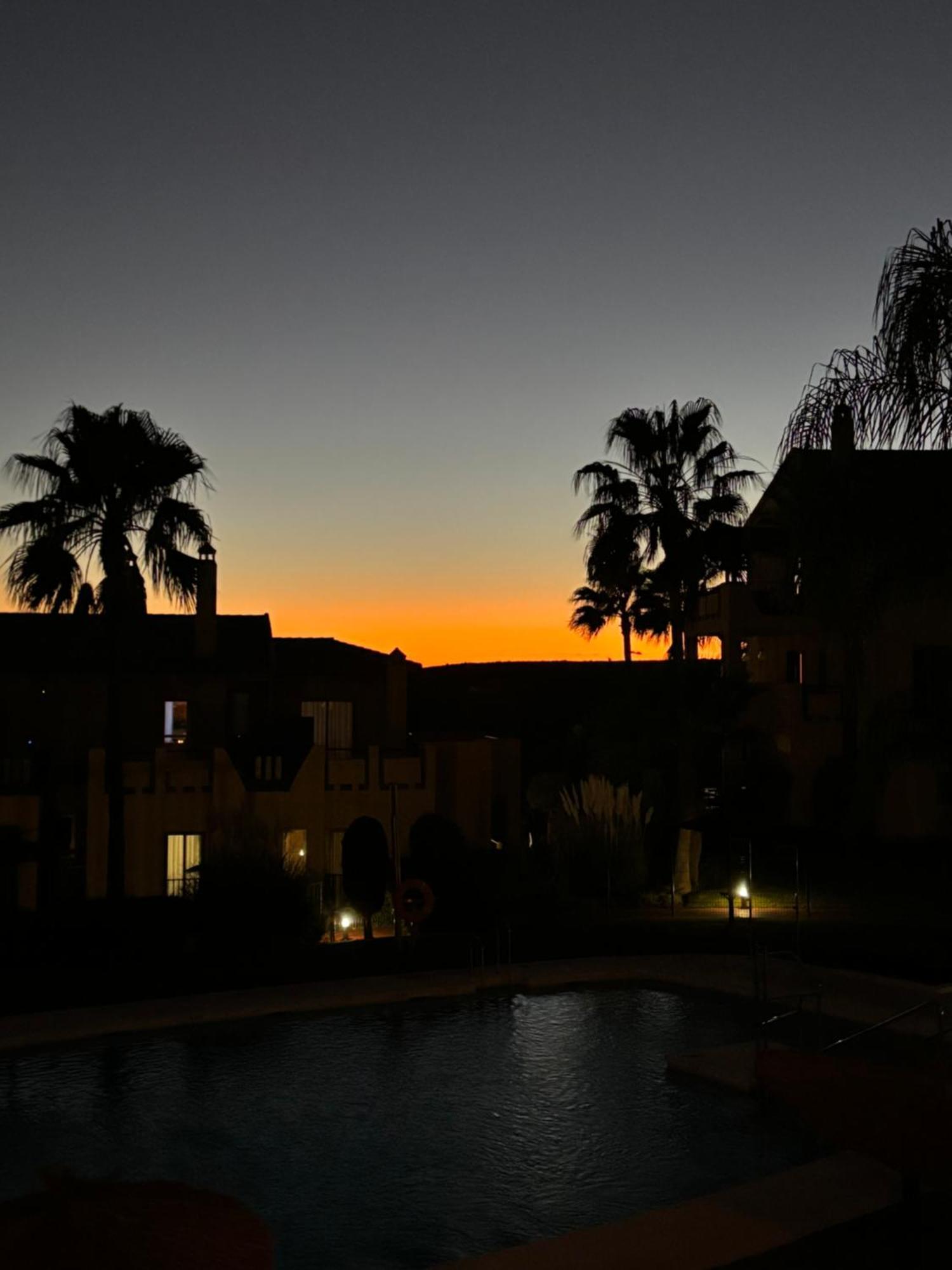 Elegant Apartment, Stunning Views, Fully Renovated In La Hacienda Del Senorio De Cifuentes Lägenhet Estepona